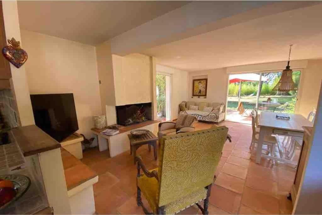 Petit Mas Calme Typique Du Sud ! Vila Valergues Exterior foto